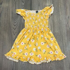 Zunie Girls Floral Smocked Dress Flutter Sleeve Ruffle Hem Yellow Size Small 7/8